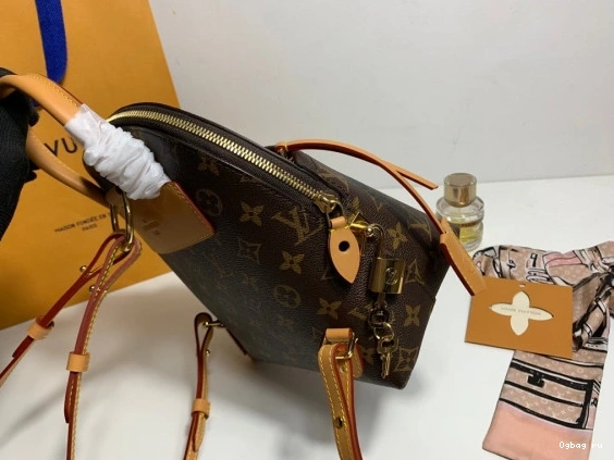 VUITTON LOUIS BACKPACK 0709